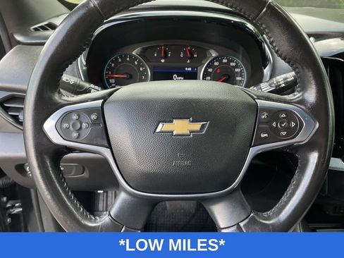 Used 2022 Chevrolet Traverse LT FWD image 12
