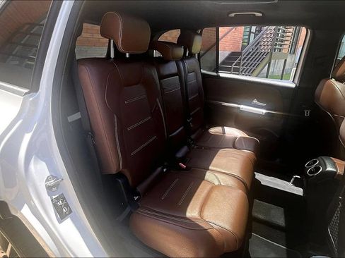 Used 2020 Mercedes-Benz GLB 250 image 37