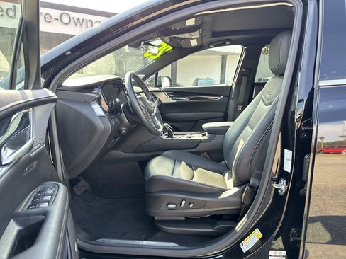 Used 2025 Cadillac XT5 Premium Luxury image 16