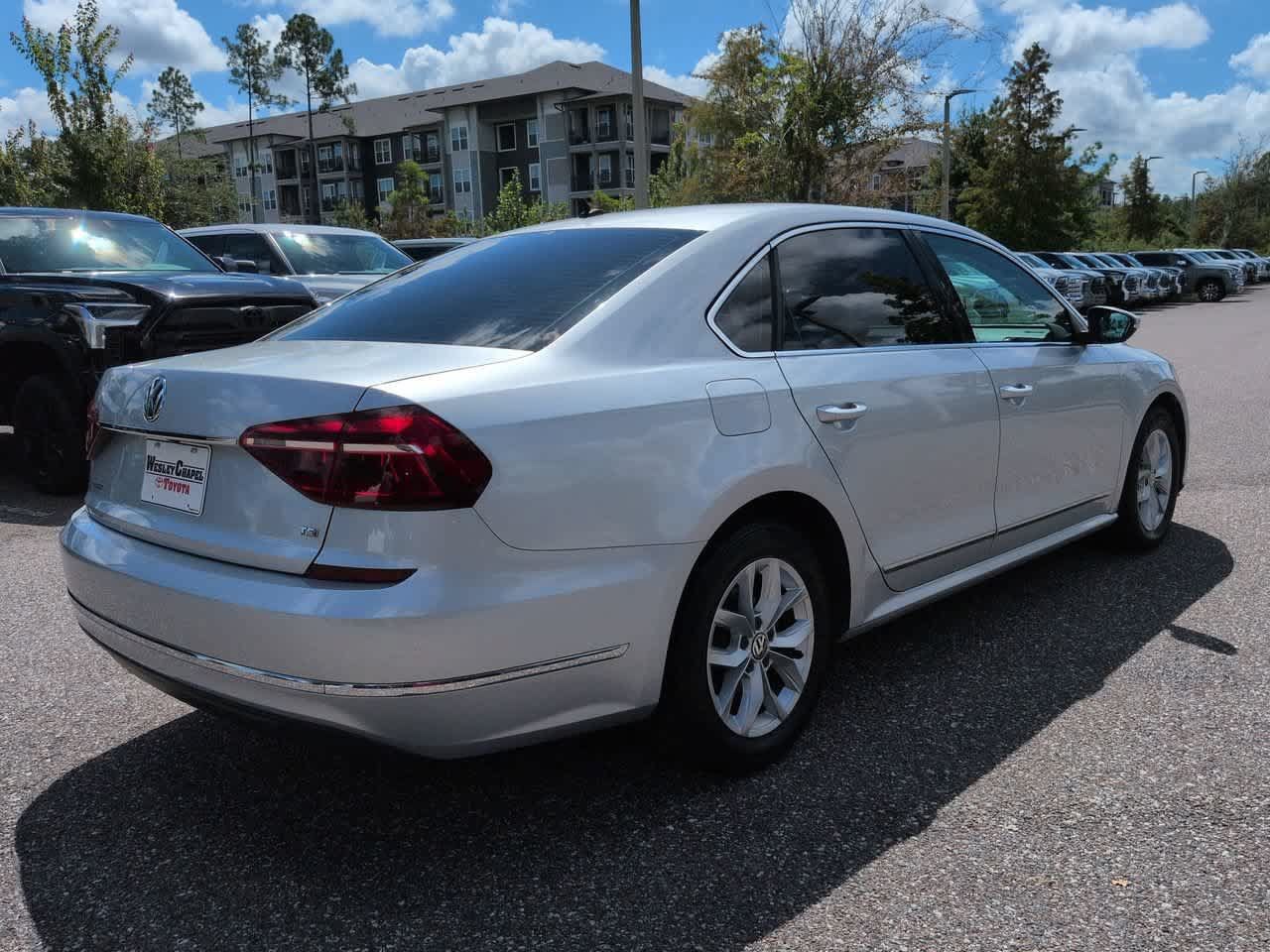 Used 2017 Volkswagen Passat 1.8T S FWD image 6