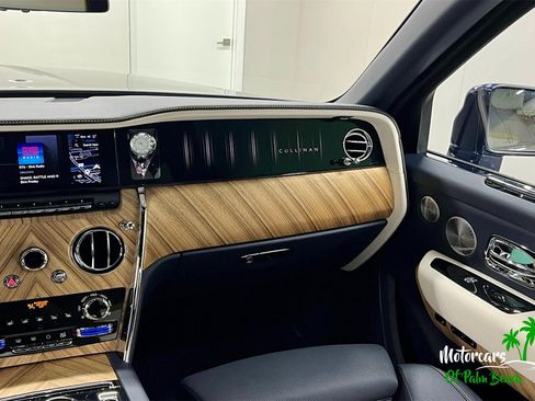 Used 2025 Rolls-Royce Cullinan image 15