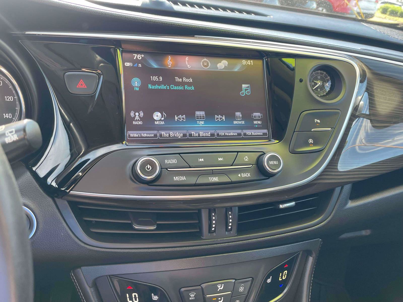 Used 2019 Buick Envision Essence FWD image 17