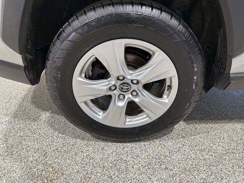 Used 2020 Toyota RAV4 XLE w/ Convenience Package image 21