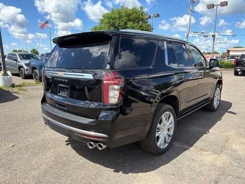 Used 2021 Chevrolet Tahoe High Country w/ Premium Package AWD/4WD image 5