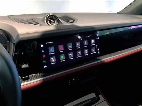 Used 2025 Porsche Cayenne Turbo image 19