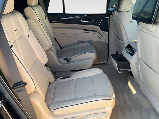 Used 2023 Cadillac Escalade Premium Luxury w/ Performance Package AWD/4WD image 23