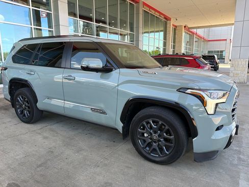 Used 2026 Toyota Sequoia Platinum AWD/4WD image 22