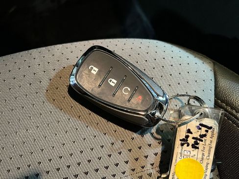 Used 2025 Chevrolet Trax LT image 22