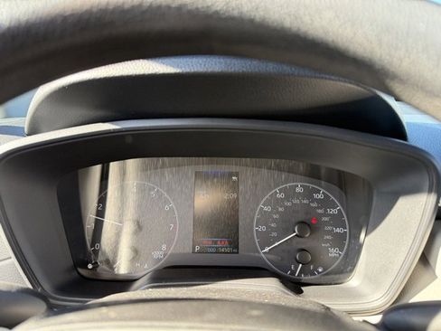 Used 2025 Toyota Corolla Cross L image 18