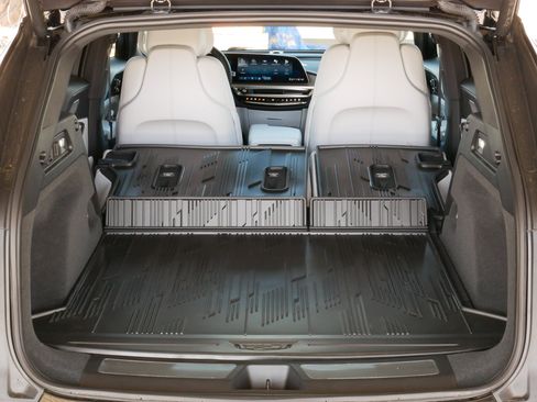 Used 2025 Cadillac Lyriq Luxury image 33