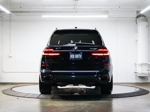 Used 2026 BMW X7 xDrive40i w/ M Sport Package AWD/4WD image 5
