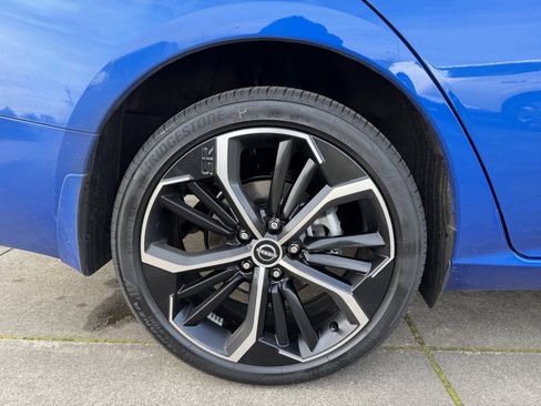 Used 2025 Nissan Altima 2.5 SR w/ SR Premium Package image 9