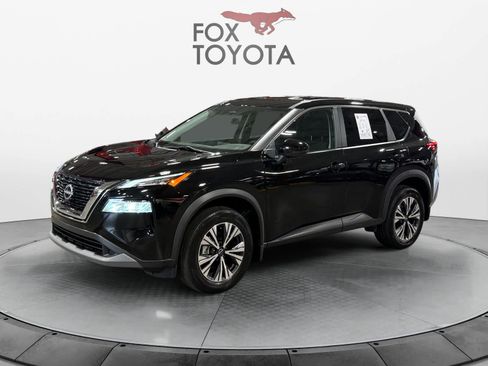 Used 2022 Nissan Rogue SV FWD image 1