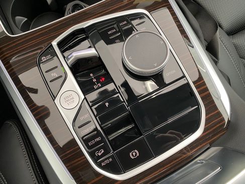 New 2026 BMW X5 xDrive40i w/ Climate Comfort Package image 17