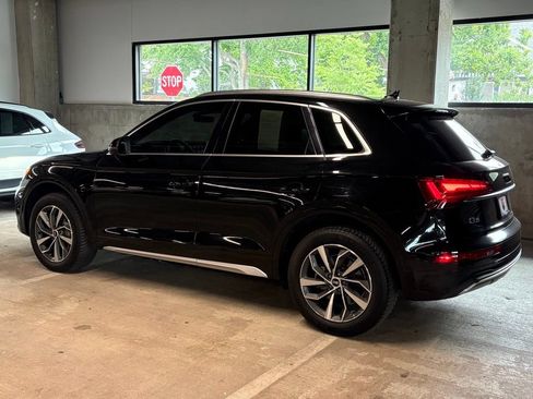Used 2021 Audi Q5 2.0T Premium Plus w/ Premium Plus Package AWD/4WD image 2