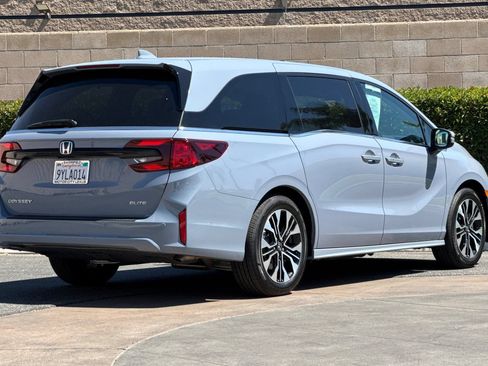 Used 2026 Honda Odyssey Elite image 4