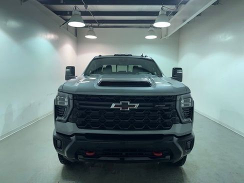 New 2026 Chevrolet Silverado 2500 ZR2 image 2