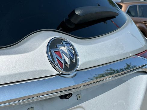 Used 2020 Buick Enclave Essence w/ Sound and Sites Package image 17