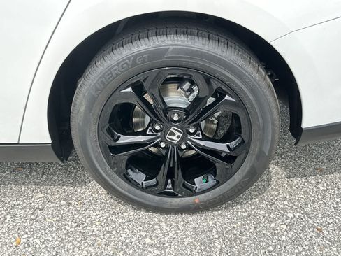 Used 2025 Honda Accord SE image 12