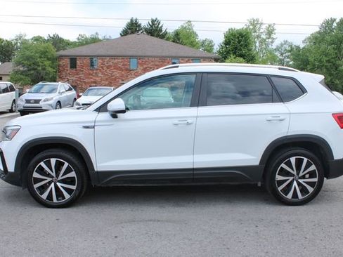 Used 2024 Volkswagen Taos SE FWD image 5