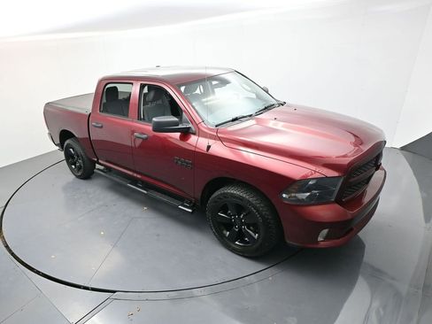 Used 2018 RAM 1500 Express w/ Express Value Package AWD/4WD image 19