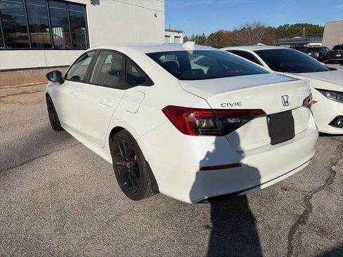 Used 2023 Honda Civic Sport image 4