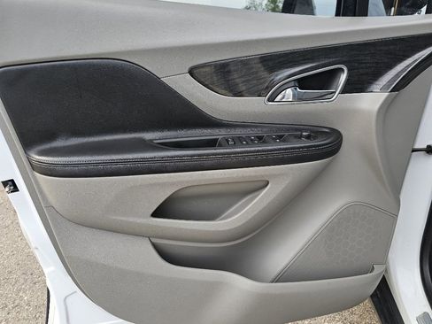 Used 2016 Buick Encore FWD image 17