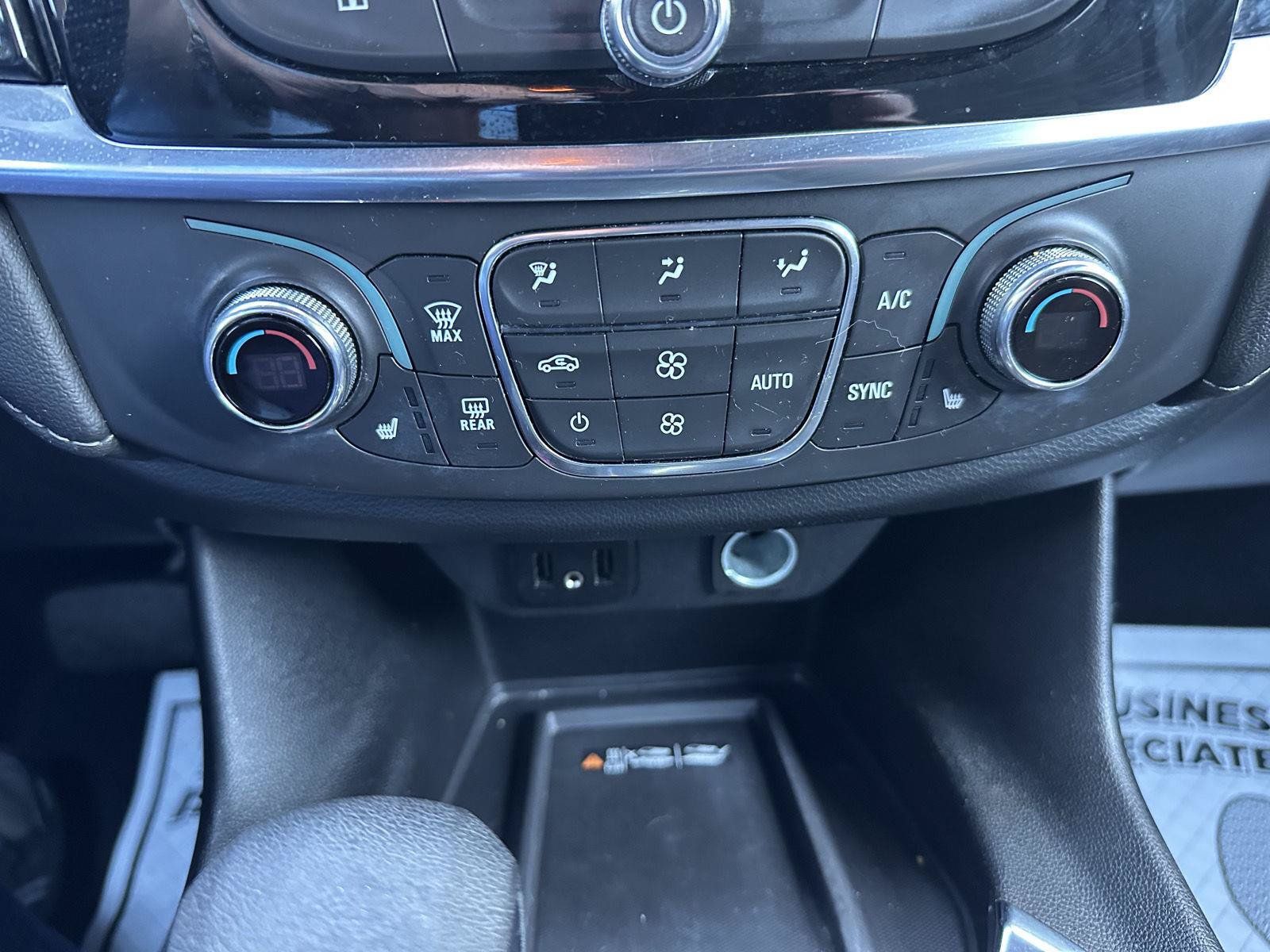 Used 2023 Chevrolet Traverse LT FWD image 49