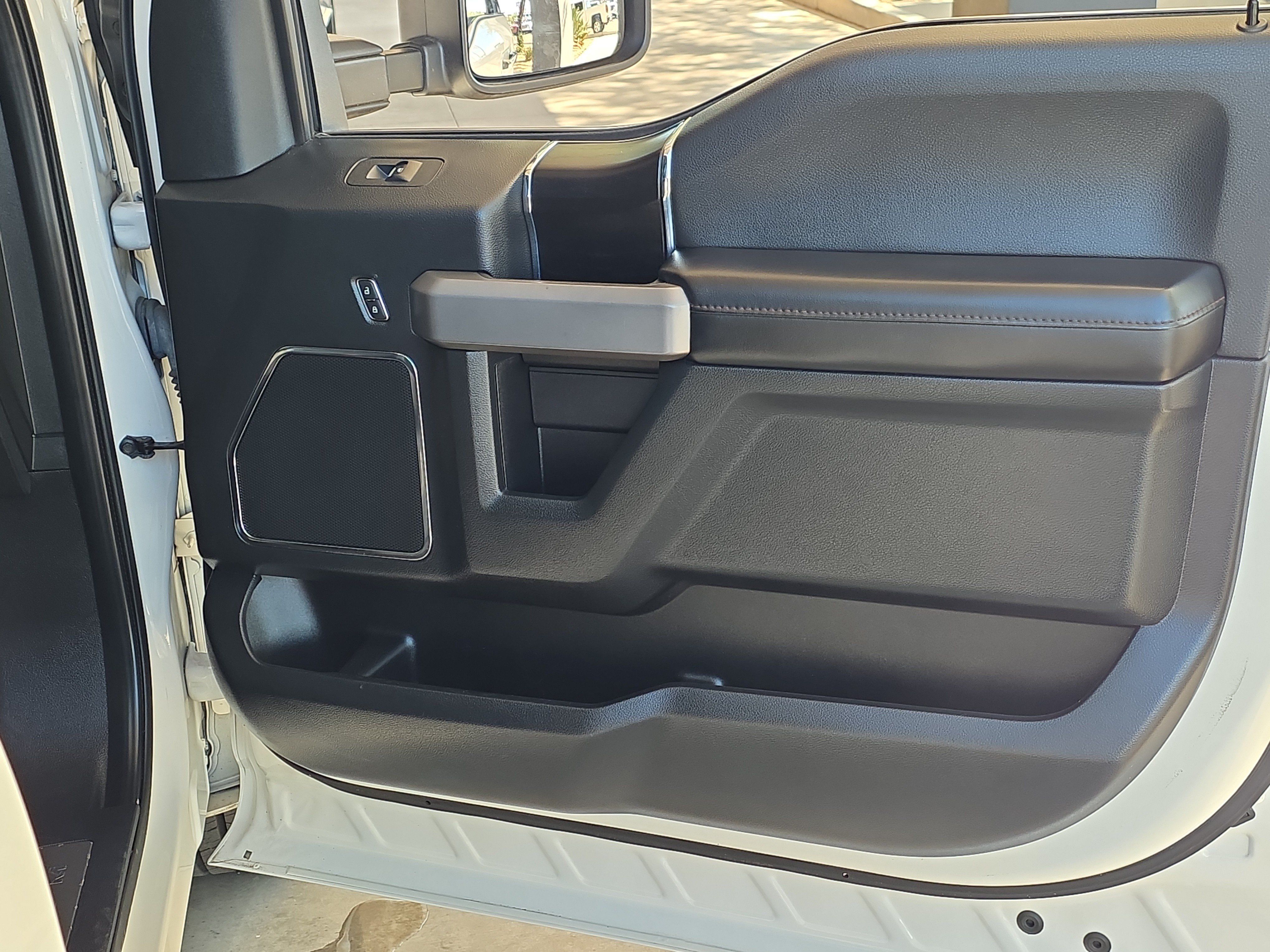 Used 2019 Ford F150 Platinum w/ Equipment Group 701A Luxury AWD/4WD image 32