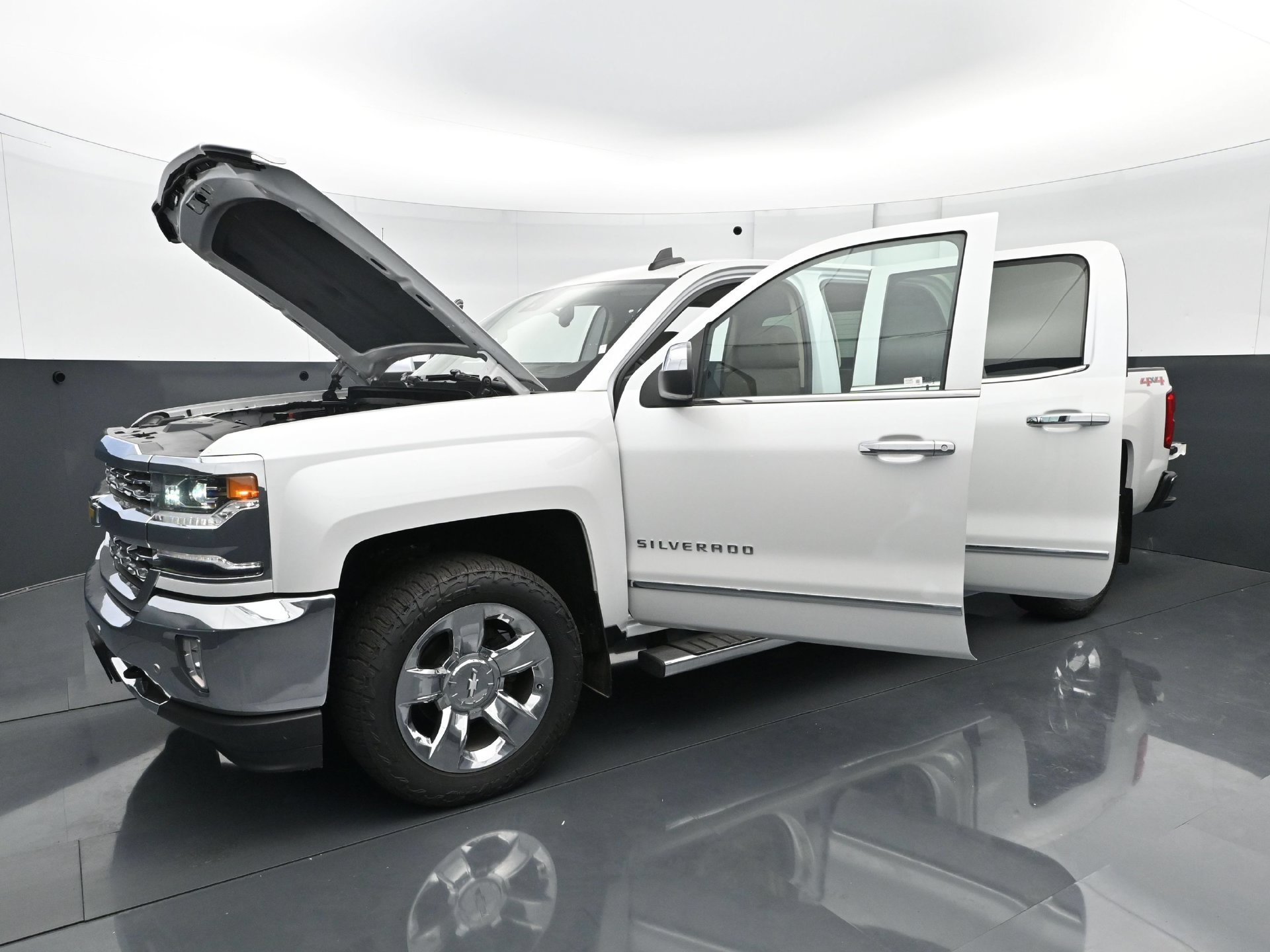 Used 2016 Chevrolet Silverado 1500 LTZ w/ Sport Package AWD/4WD image 30