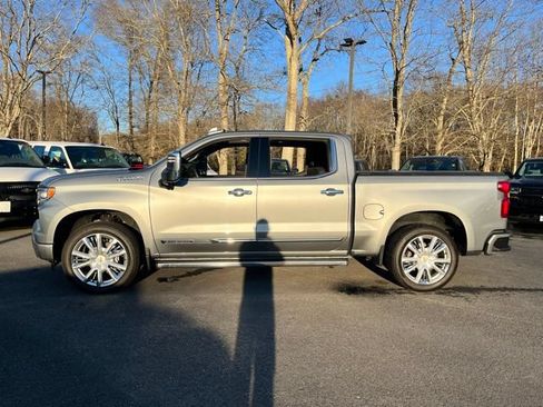 Used 2024 Chevrolet Silverado 1500 High Country w/ High Country Premium Package AWD/4WD image 11