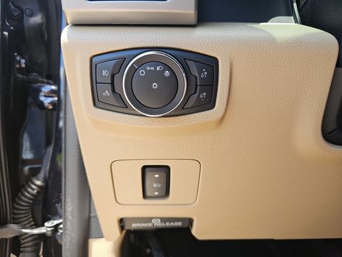 Used 2021 Ford F250 Lariat w/ Tremor Off-Road Package AWD/4WD image 24