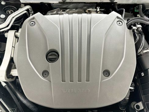 Certified 2025 Volvo V60 B5 Cross Country Plus w/ Protection Package Premier image 27