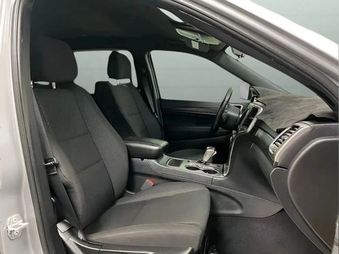 Used 2021 Jeep Grand Cherokee Laredo RWD image 14