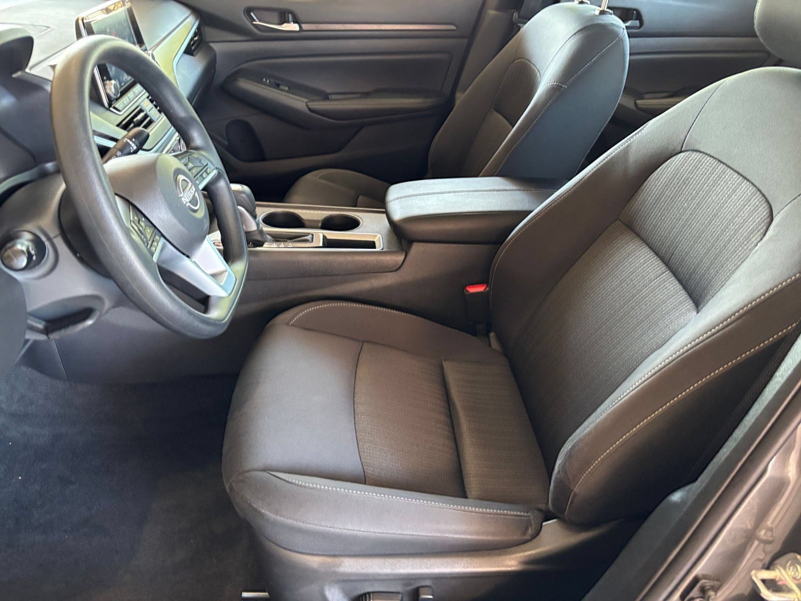 Used 2025 Nissan Altima 2.5 SV FWD image 26