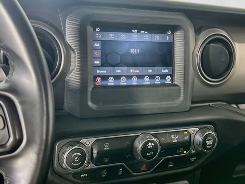Used 2021 Jeep Wrangler Unlimited Sport AWD/4WD image 14