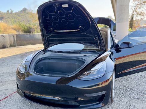 Used 2022 Tesla Model 3 Long Range AWD/4WD image 8