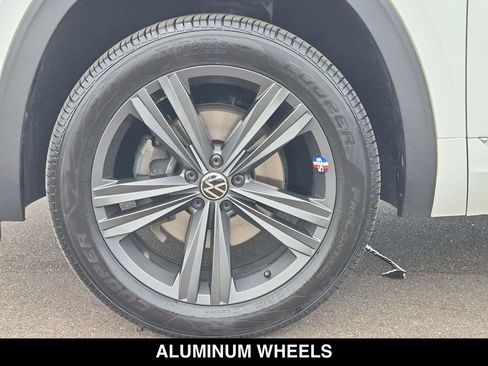 Used 2021 Volkswagen Atlas SE w/ Panoramic Sunroof Package AWD/4WD image 17