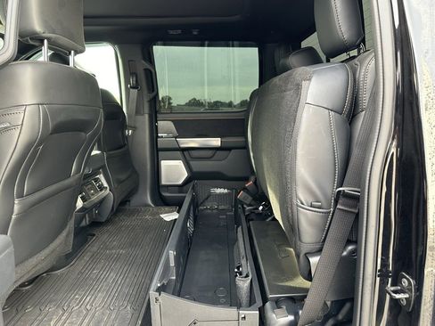 Used 2024 Ford F350 Platinum w/ Tremor Off-Road Package image 31