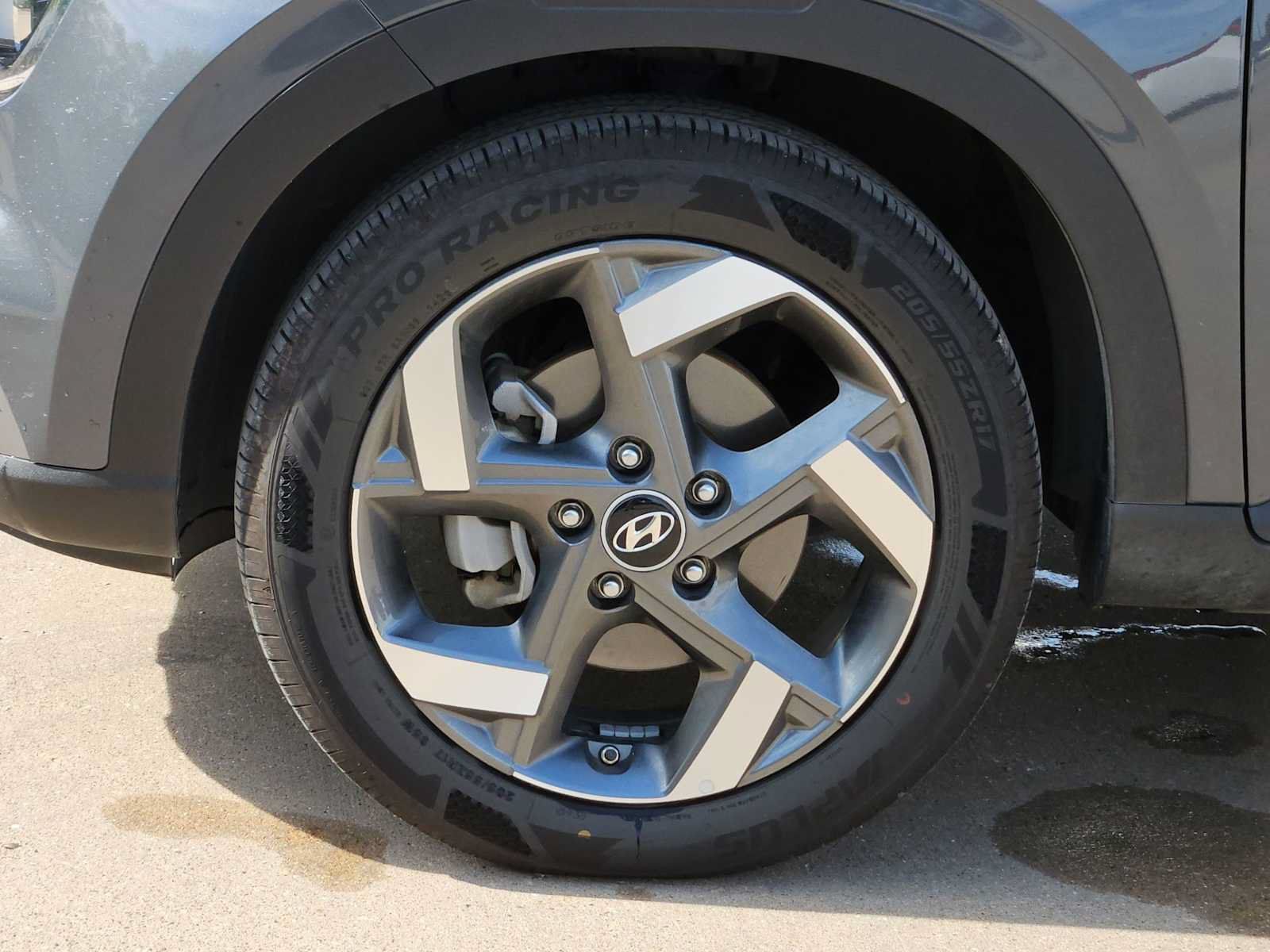 Used 2025 Hyundai Venue SEL FWD image 7
