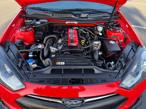 Used 2013 Hyundai Genesis 2.0T RWD image 9