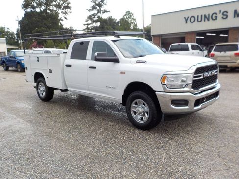 Used 2022 RAM 2500 Tradesman w/ Chrome Appearance Group AWD/4WD image 8