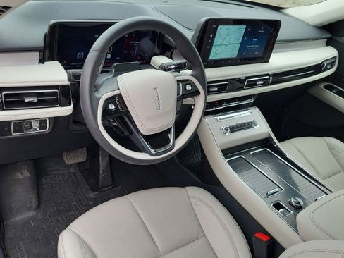 Used 2025 Lincoln Aviator Reserve w/ Jet Appearance Package AWD/4WD image 16