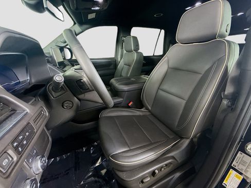 Used 2024 GMC Yukon SLT w/ SLT Luxury Package RWD image 22
