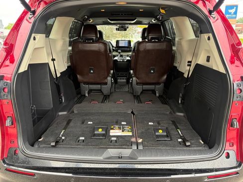 Used 2022 Toyota Sienna Platinum AWD/4WD image 22