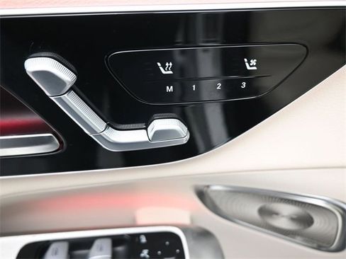 New 2025 Mercedes-Benz GLC 300 image 13