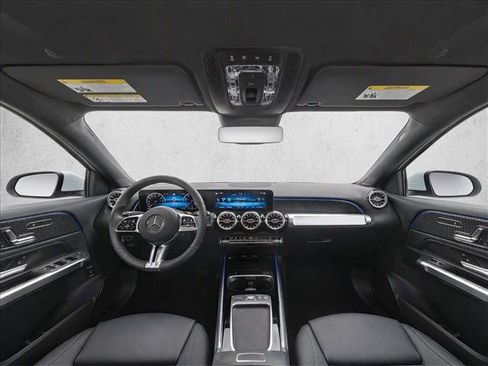 Used 2026 Mercedes-Benz GLB 250 4MATIC image 23