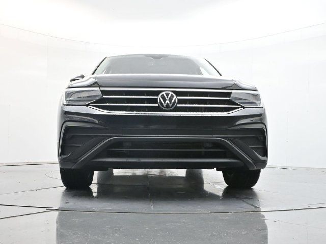 Used 2023 Volkswagen Tiguan SE FWD image 47