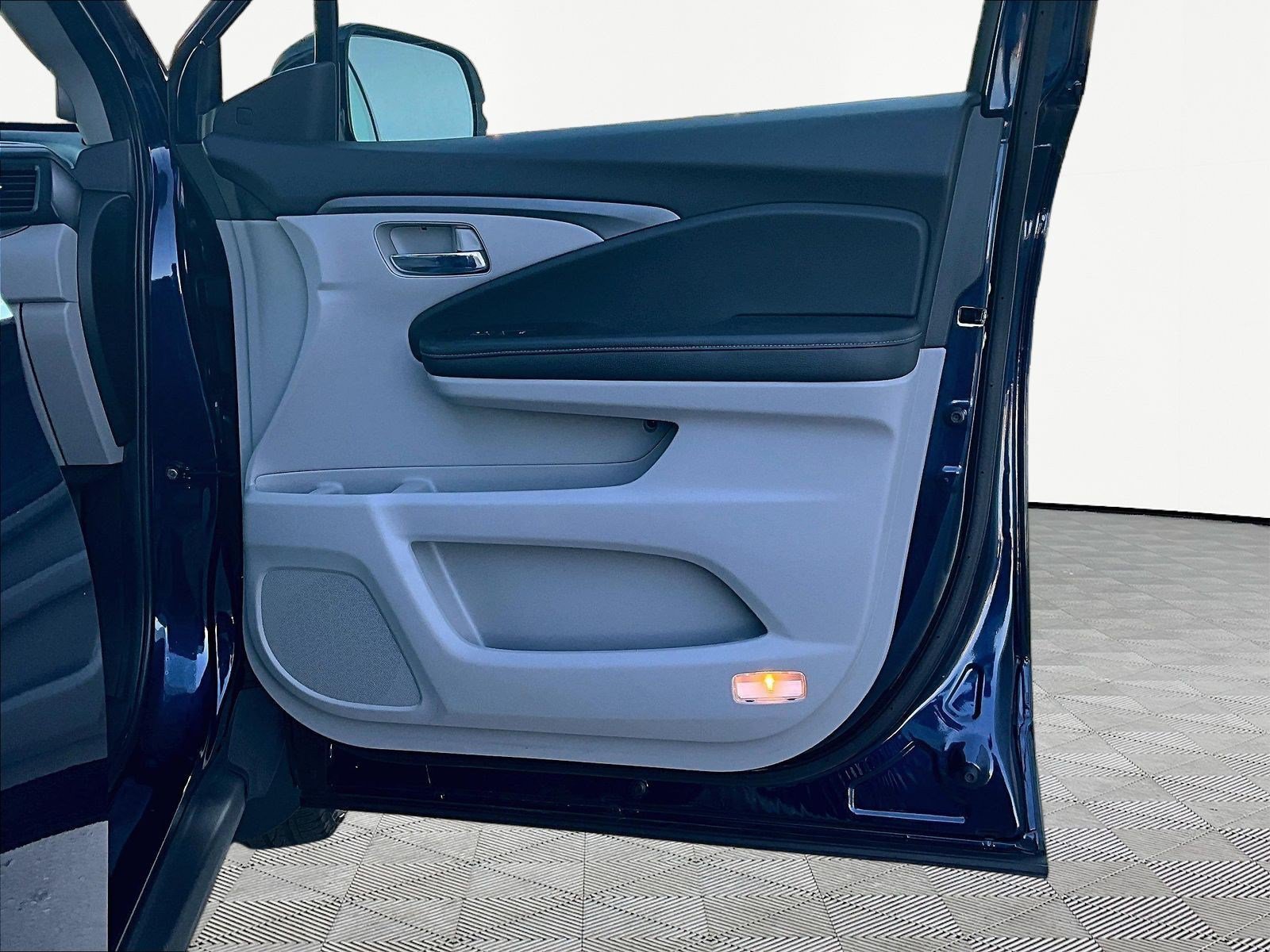 Used 2021 Honda Ridgeline RTL-E image 29