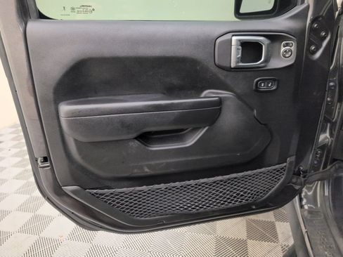Used 2023 Jeep Gladiator Sport AWD/4WD image 23